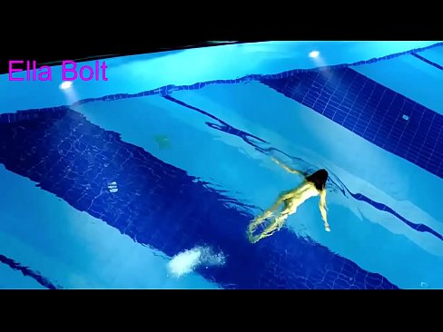 ❤️ എനിക്ക് കാണുന്നത് നിർത്താൻ കഴിയില്ല, ELLA BOLT റിസോർട്ട് പൂളിൽ നഗ്നയായി നീന്തുന്ന യുവ സുന്ദരിയെ പിടികൂടി ❤❌ ക്വാളിറ്റി പോൺ ഞങ്ങളിൽ